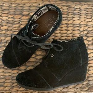 TOMS Suede Lace Up Wedged Booties